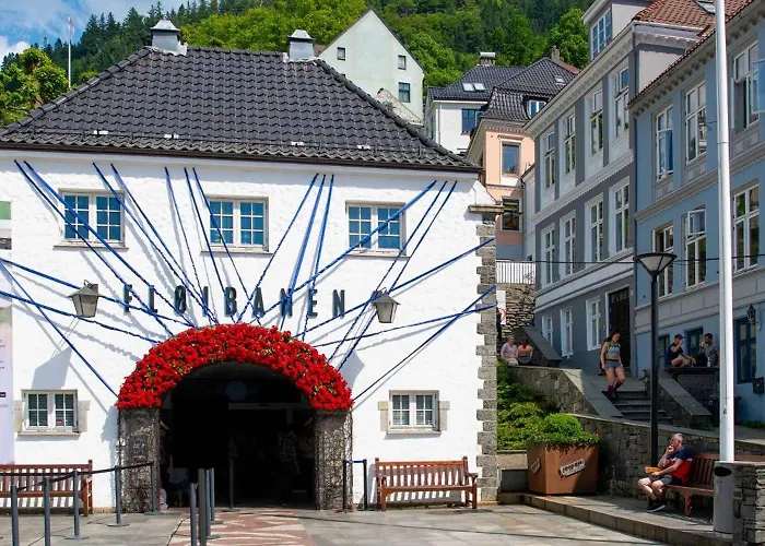 Bryggen // Floyen Living * Bergen
